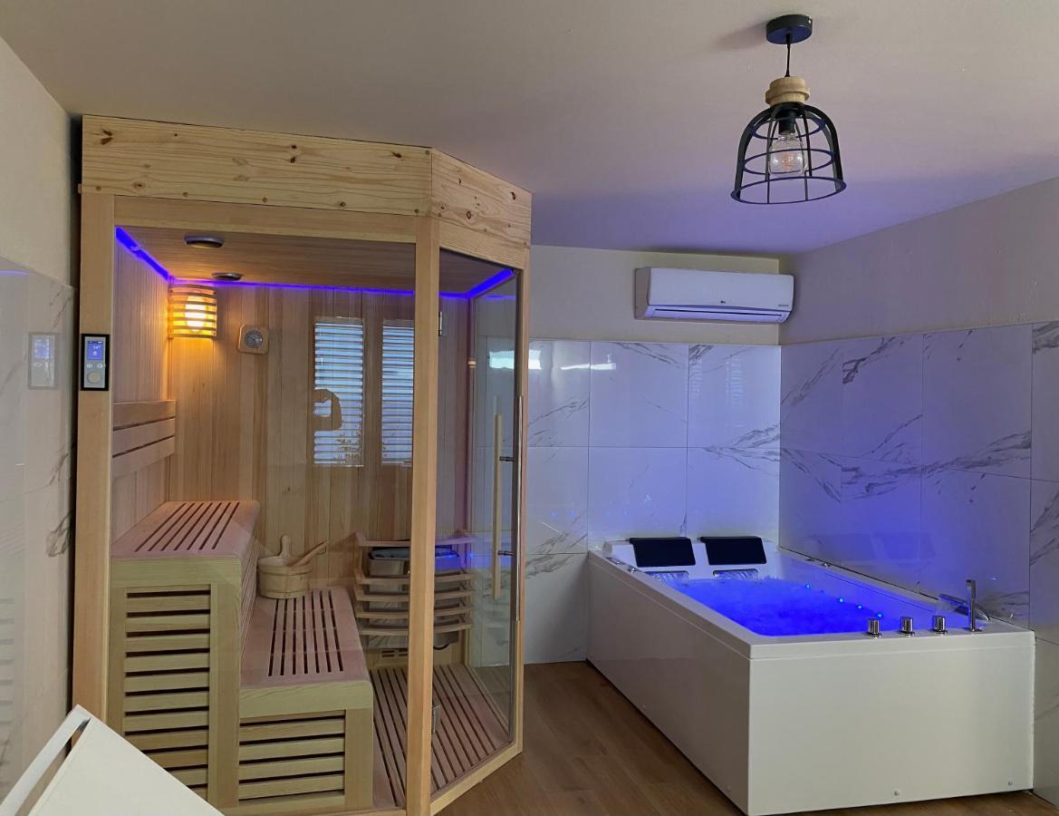 Hotel Calavita Rooftop & Spa San-Martino-di-Lota Bagian luar foto